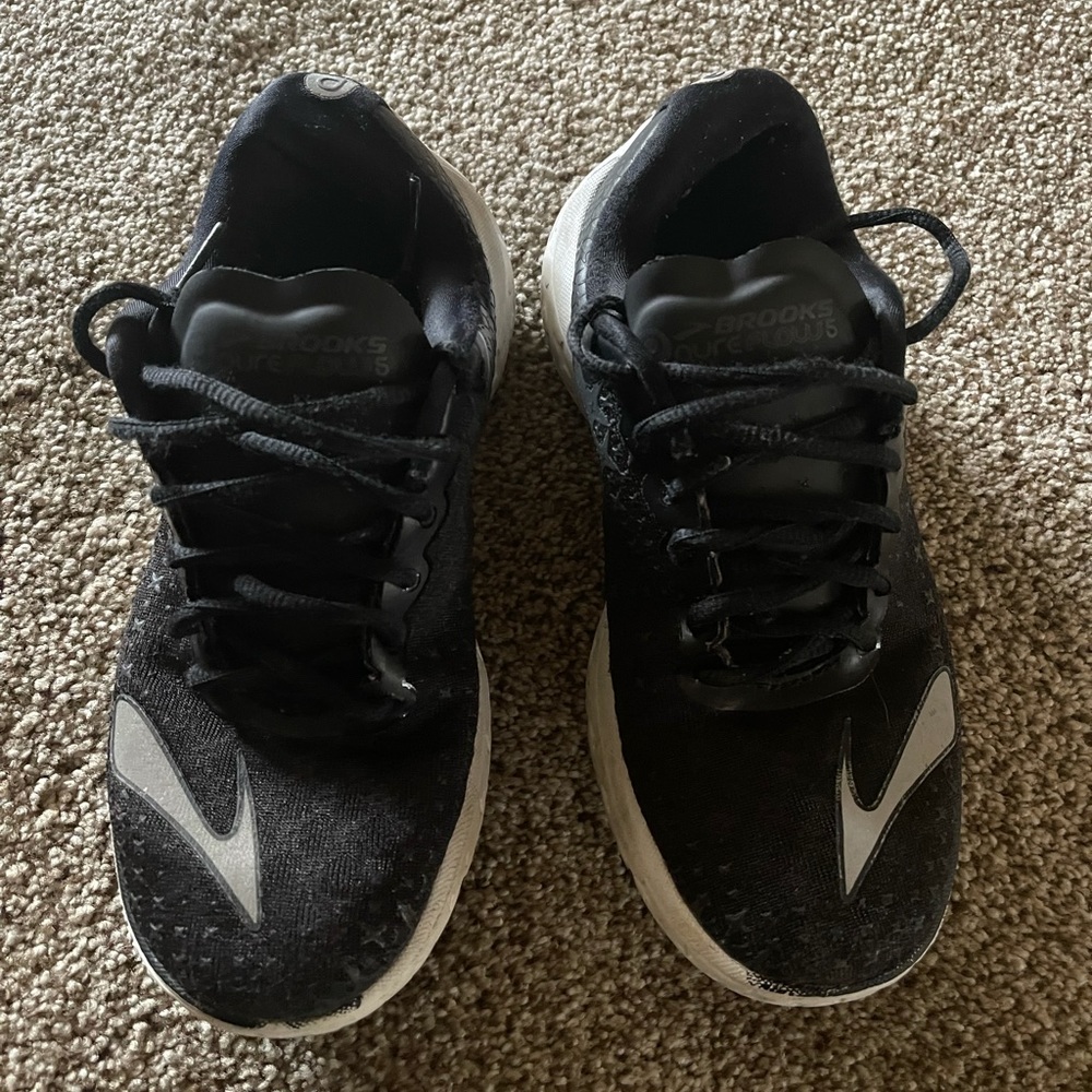 SOLD.Women’s Brooks Athletic Shoes